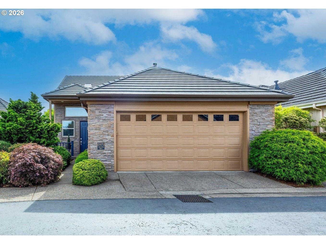 Lake Wind Dr, Eugene, OR 97408
