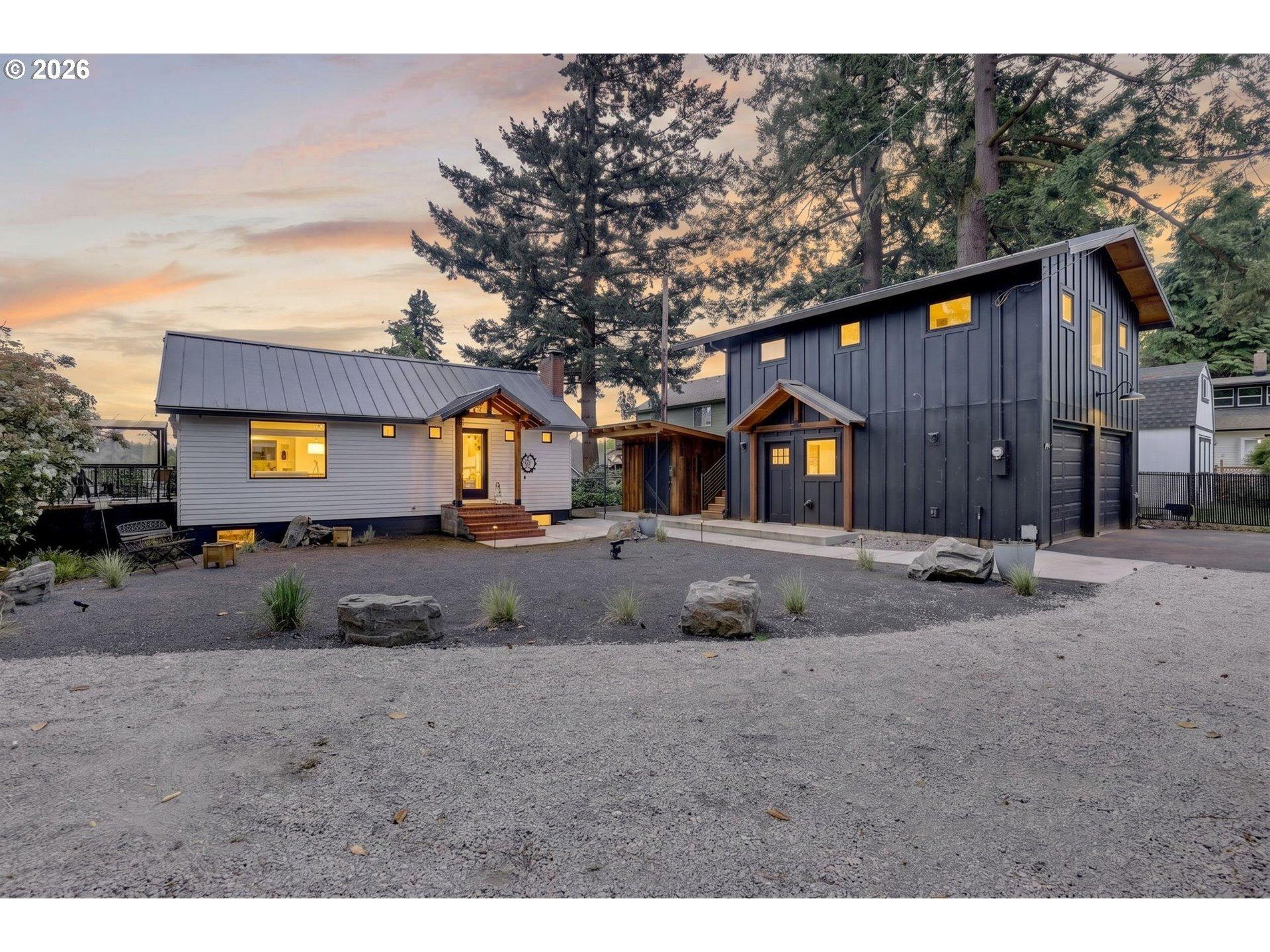 Howell St, Gladstone, OR 97027