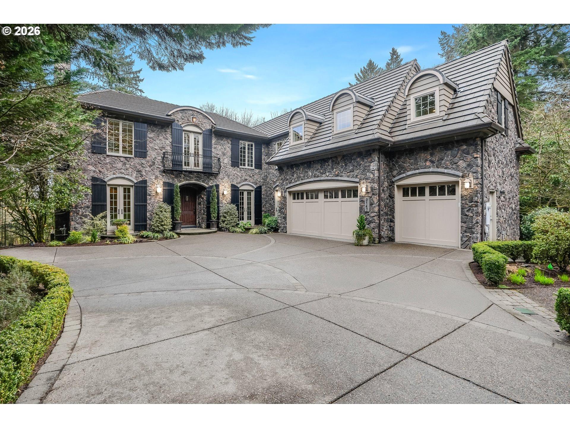 Glenmorrie Ln, Lake Oswego, OR 97034
