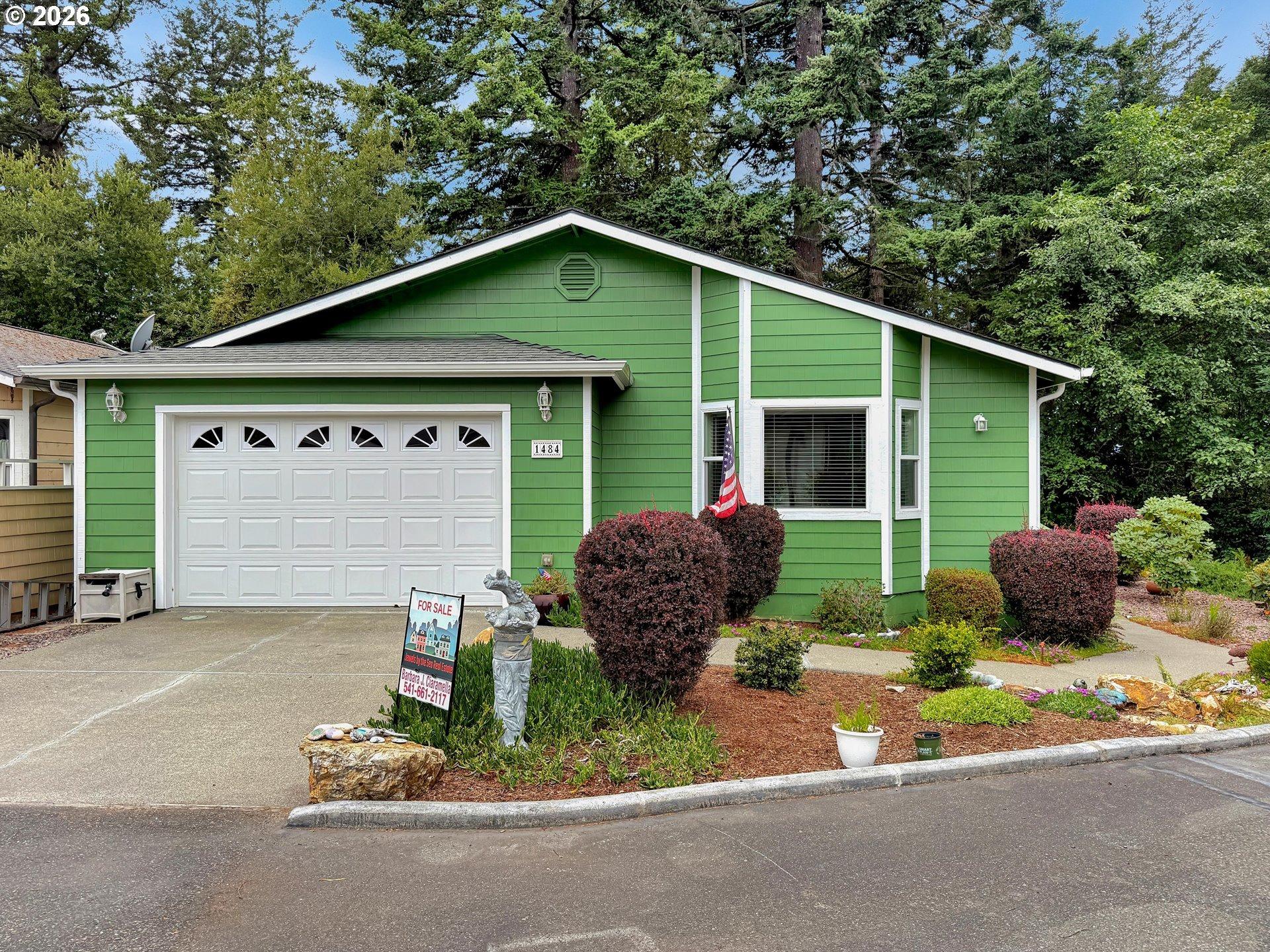 Seacrest Ln, Brookings, OR 97415