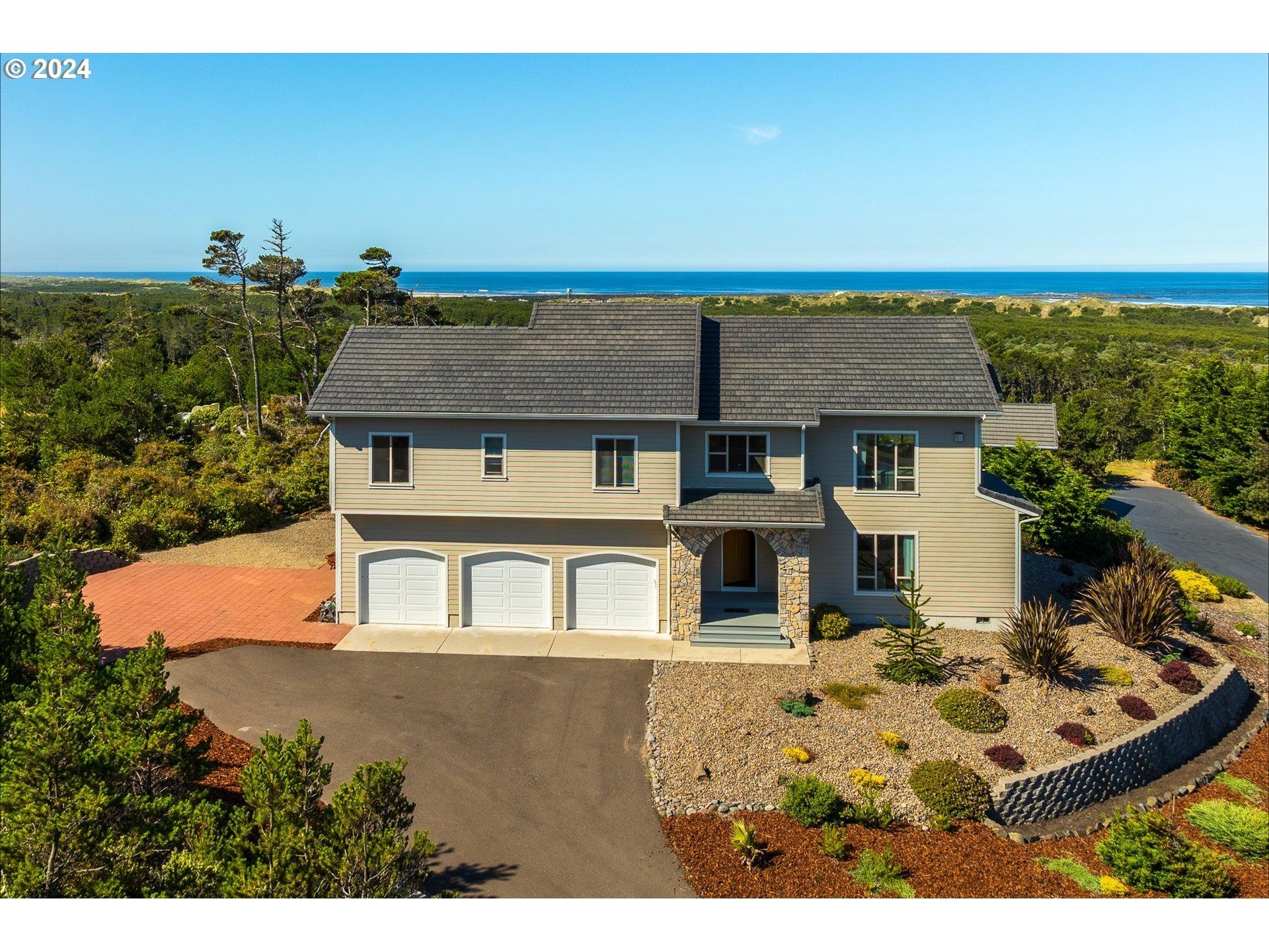 Twin Tree Ct, Florence, OR 97439