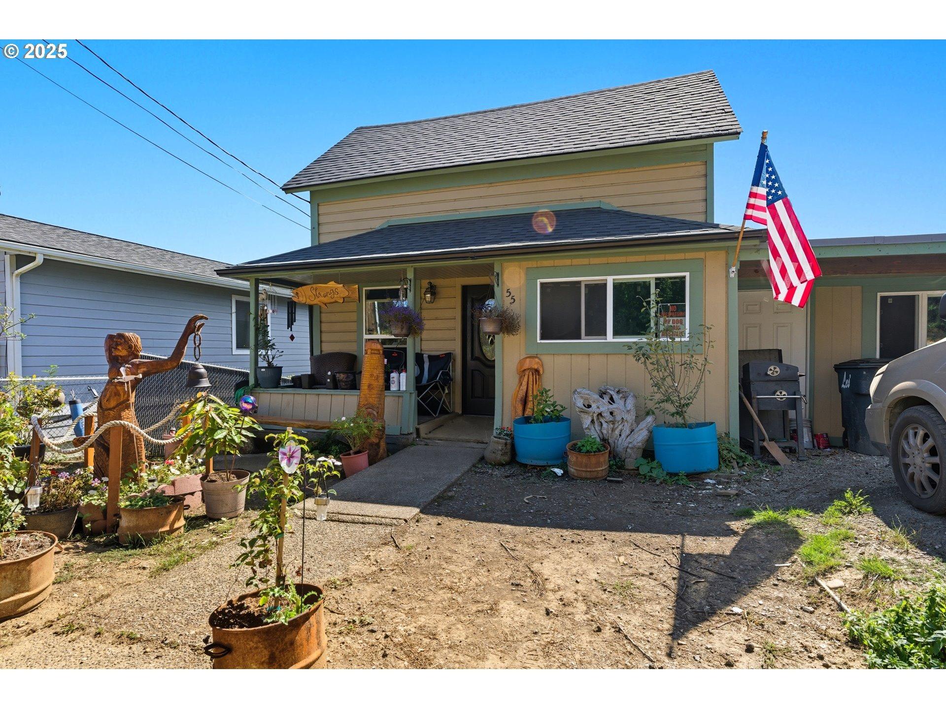 W 6th St, Coquille, OR 97423