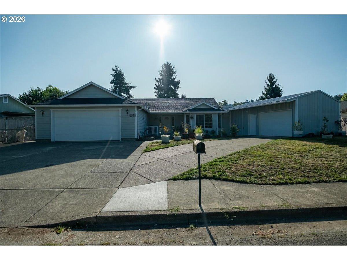 29th Ave, Sweet Home, OR 97386
