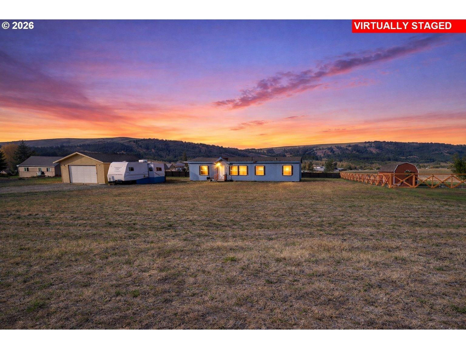 N 15th Ave, Elgin, OR 97827