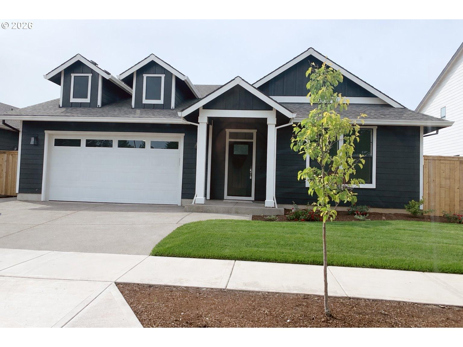4th St, Hubbard, OR 97032