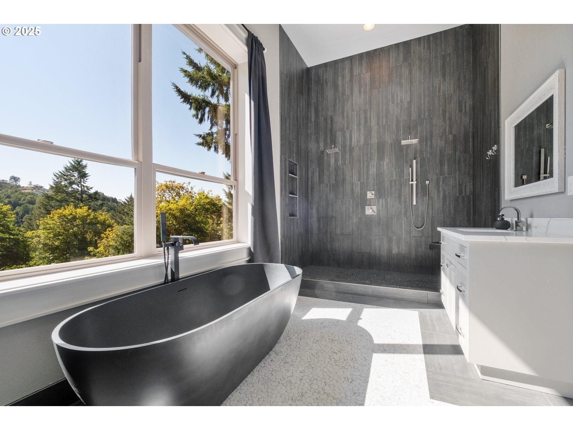 Cloudview Dr S, Salem, OR 97302