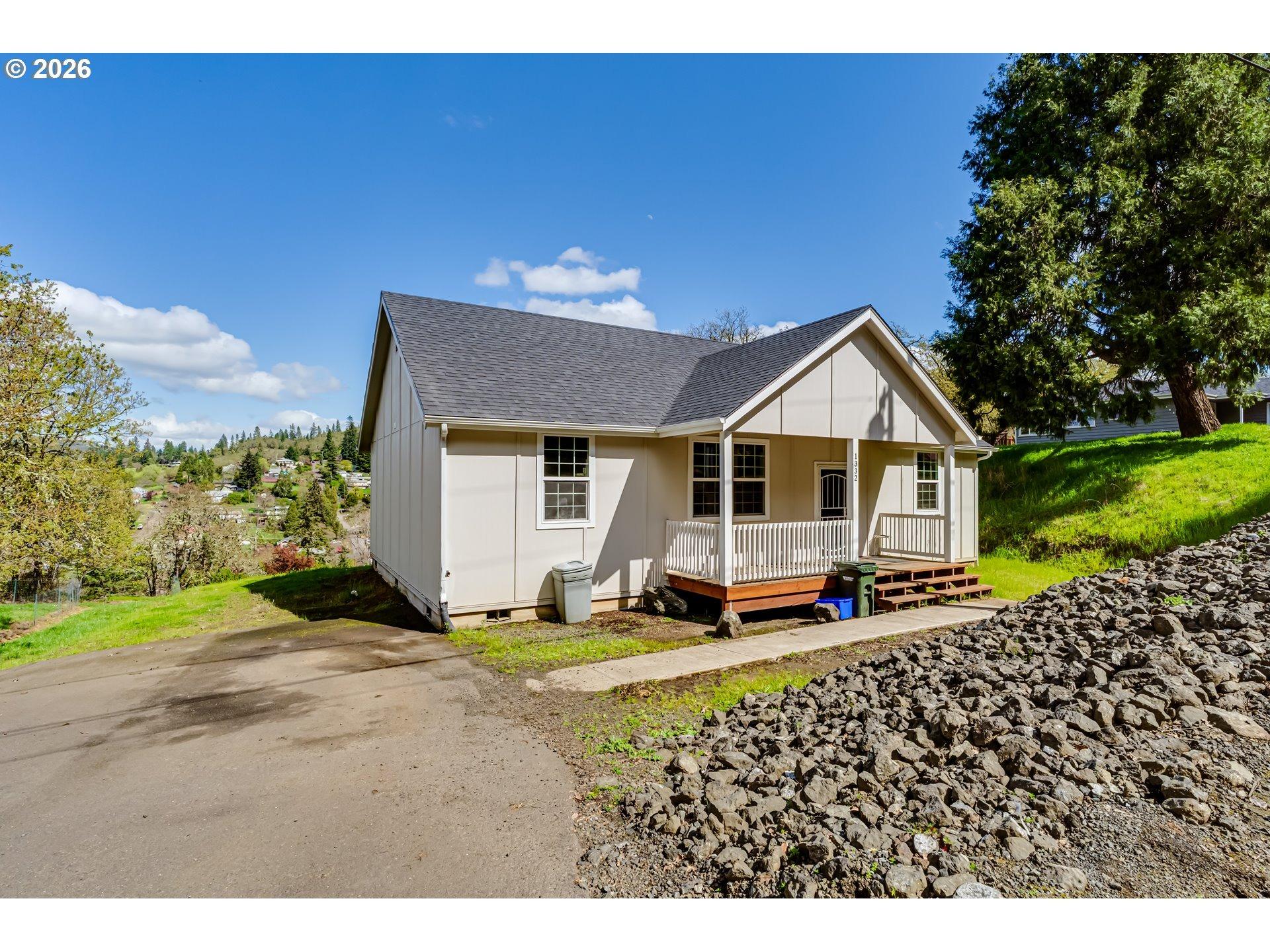 Se Strong Ave, Roseburg, OR 97470