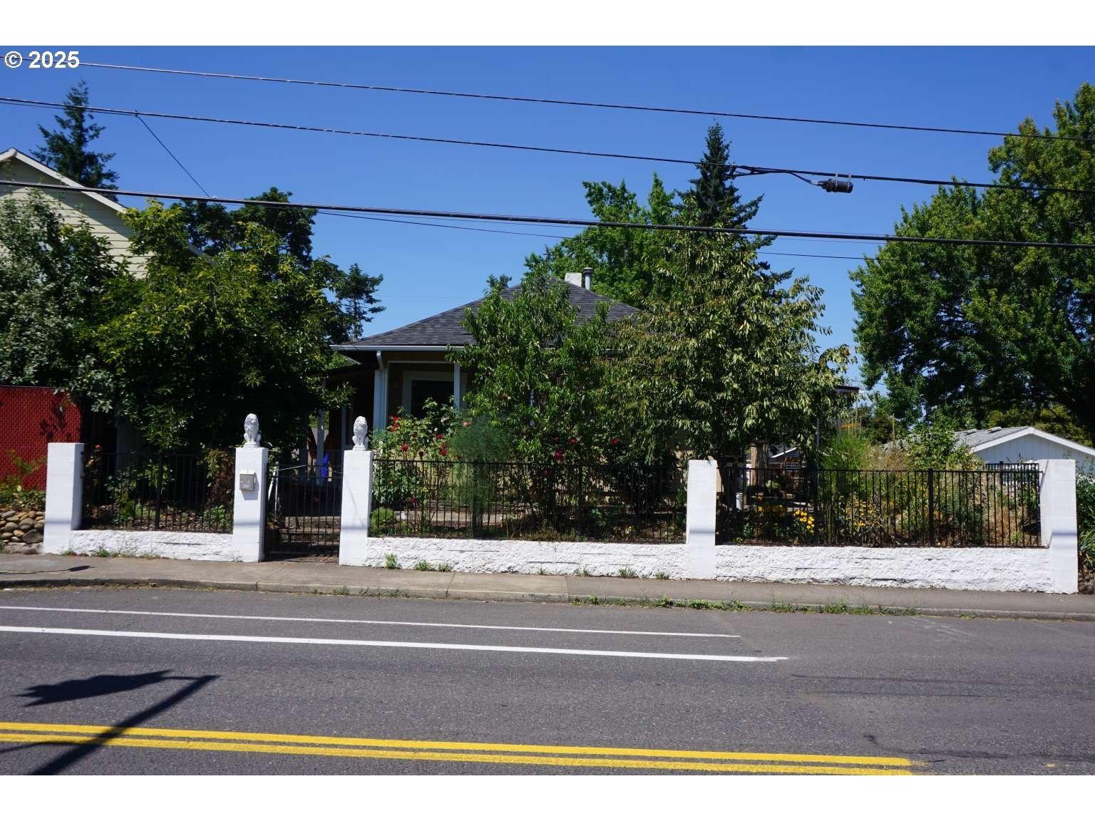 Se Duke St, Portland, OR 97206
