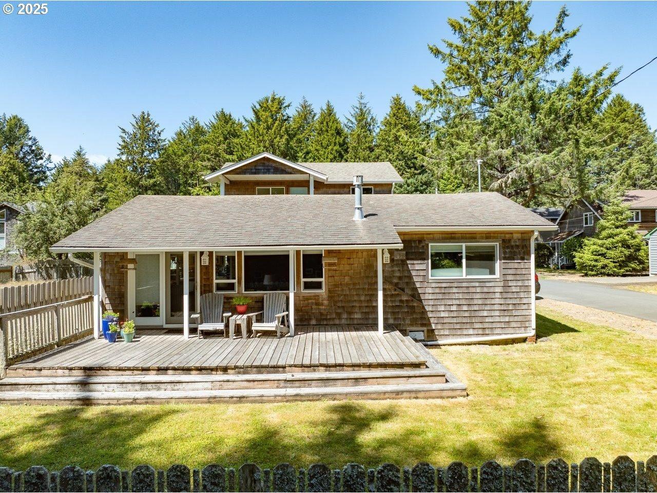 E Jackson St, Cannon Beach, OR 97110