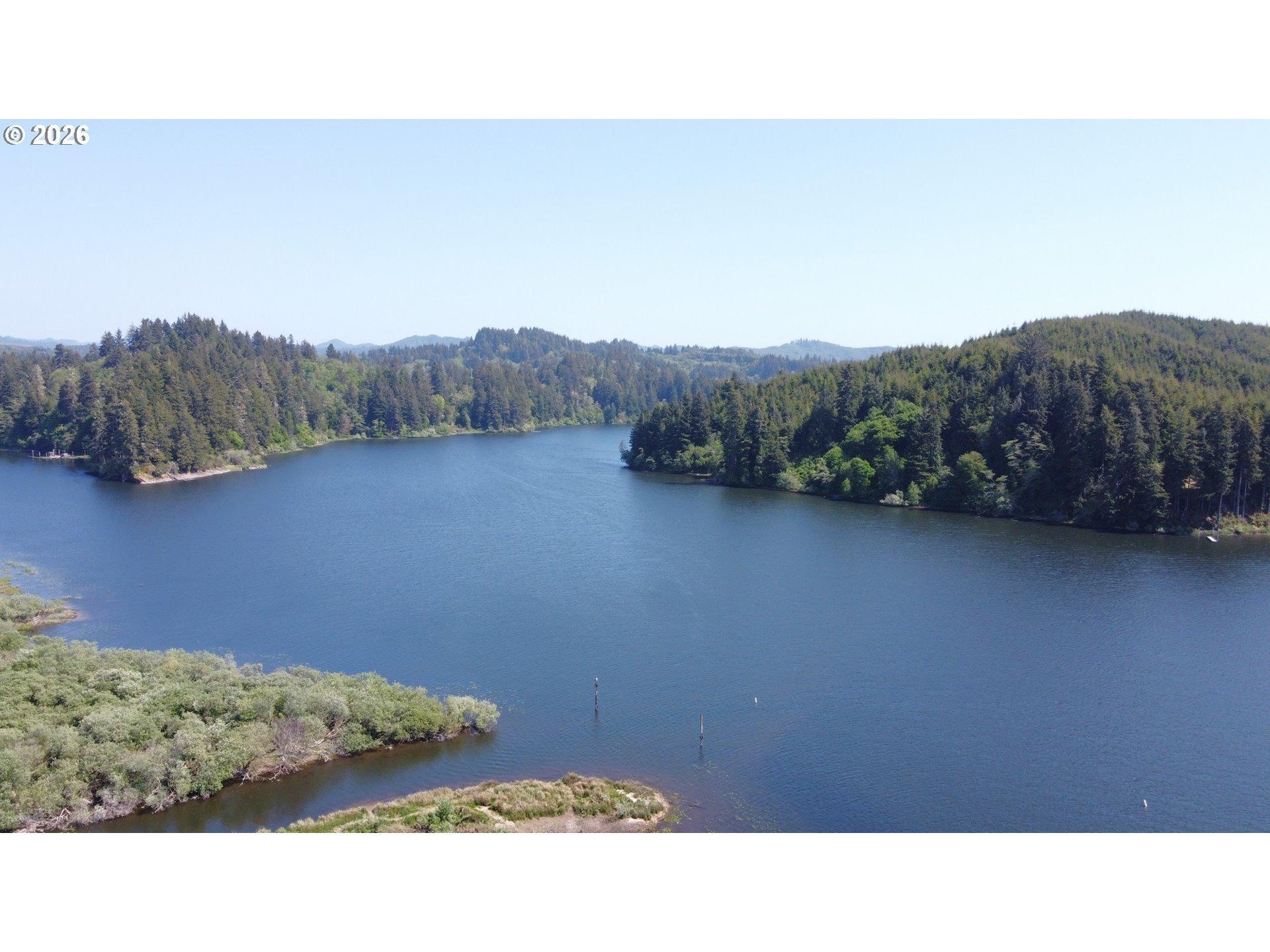 S 11th St, Lakeside, OR 97449