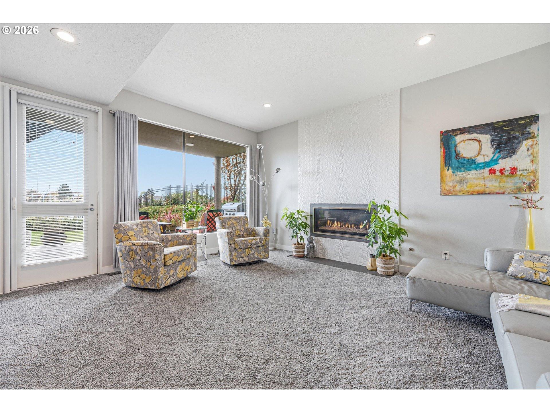 N Tomahawk Island Dr, Portland, OR 97217