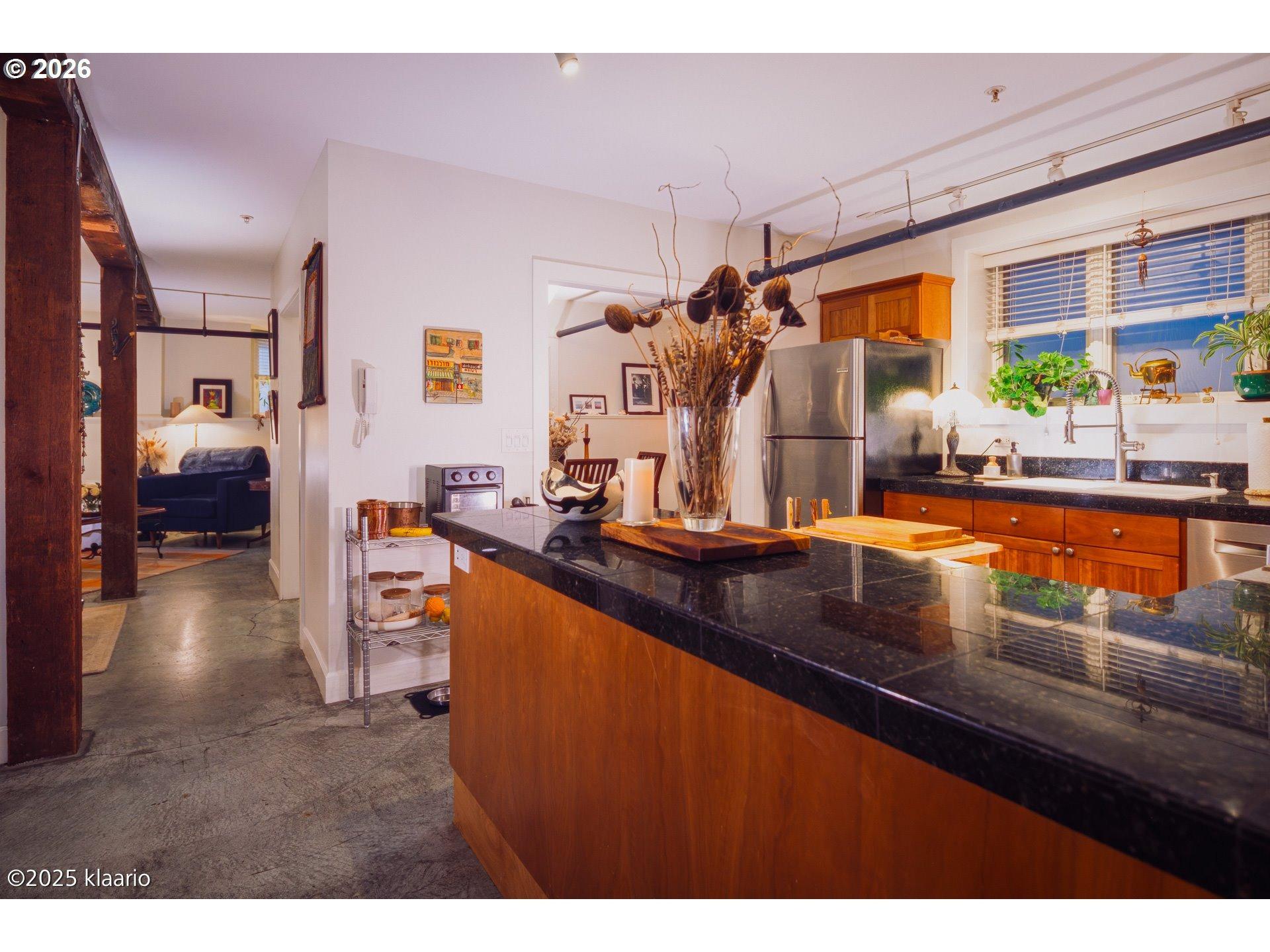 Nw 18th Ave, Portland, OR 97209
