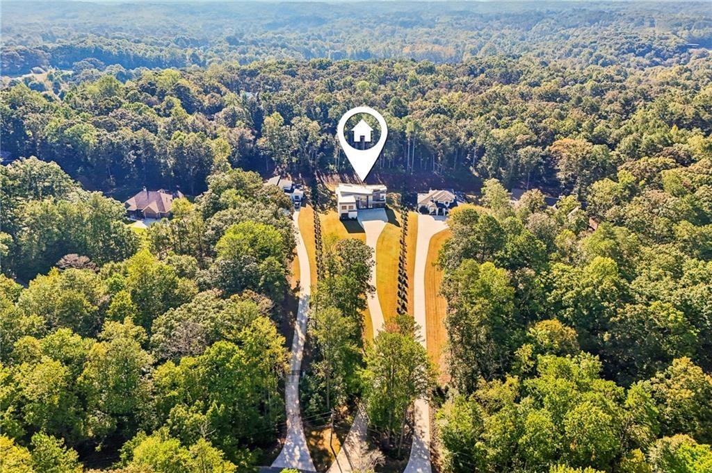 Thomas Dr, Hoschton, GA 30548