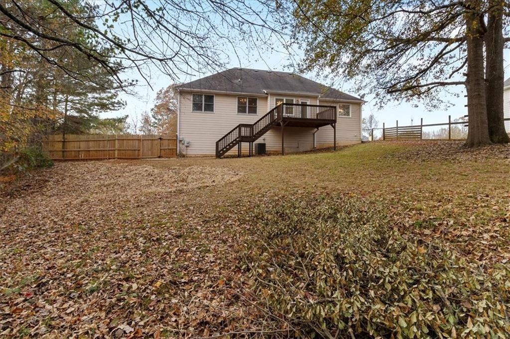 Yellowstone Ln, Powder Springs, GA 30127