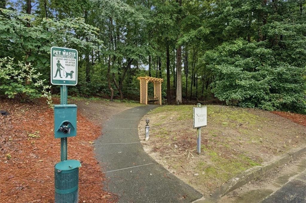 Edinburgh Ct, Alpharetta, GA 30004