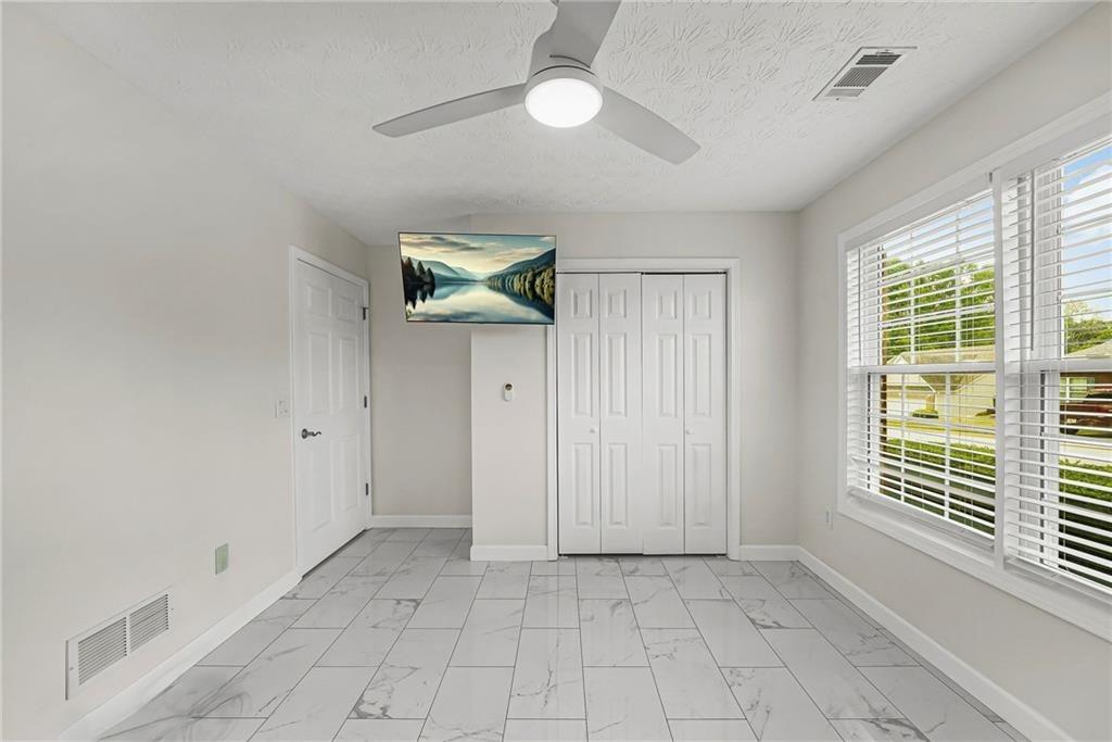Mockingbird Ln, Loganville, GA 30052