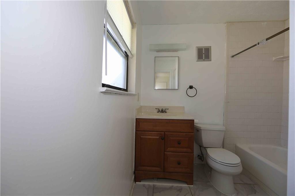 Country Club Dr, Jonesboro, GA 30238