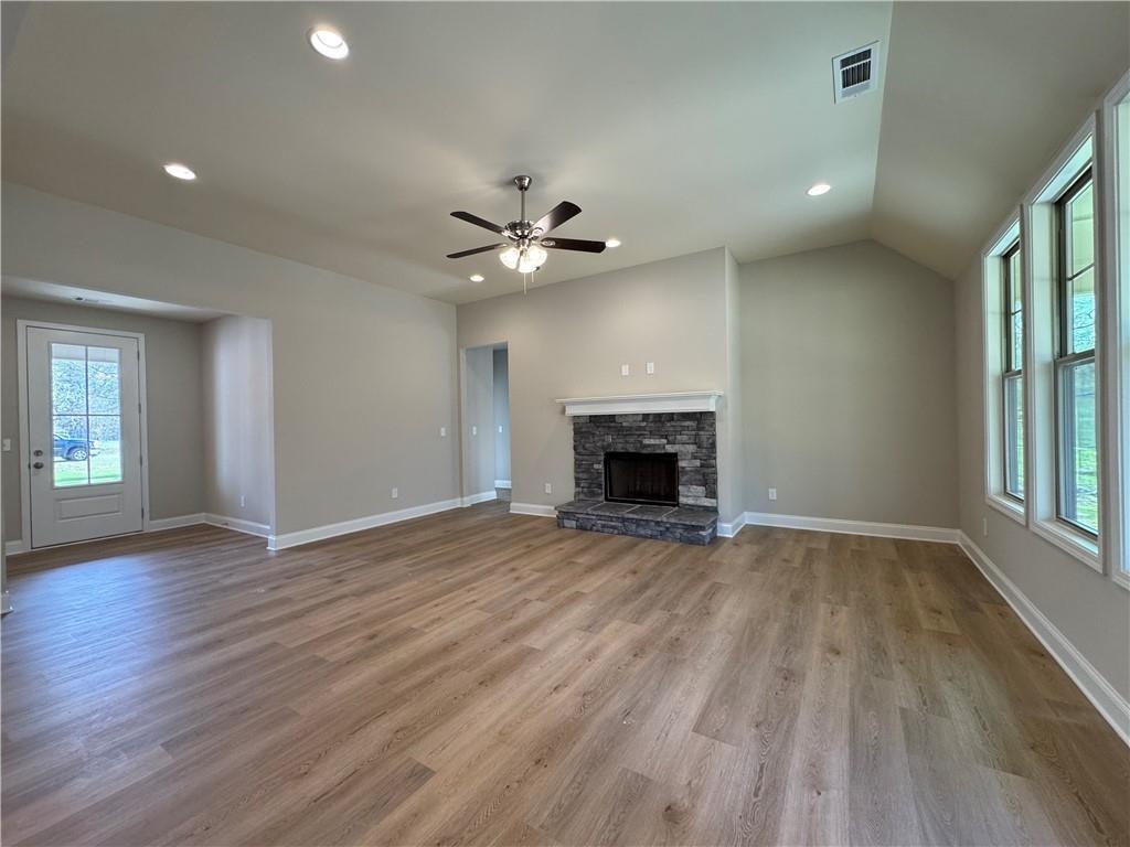 Round Stone Trl, Snellville, GA 30039