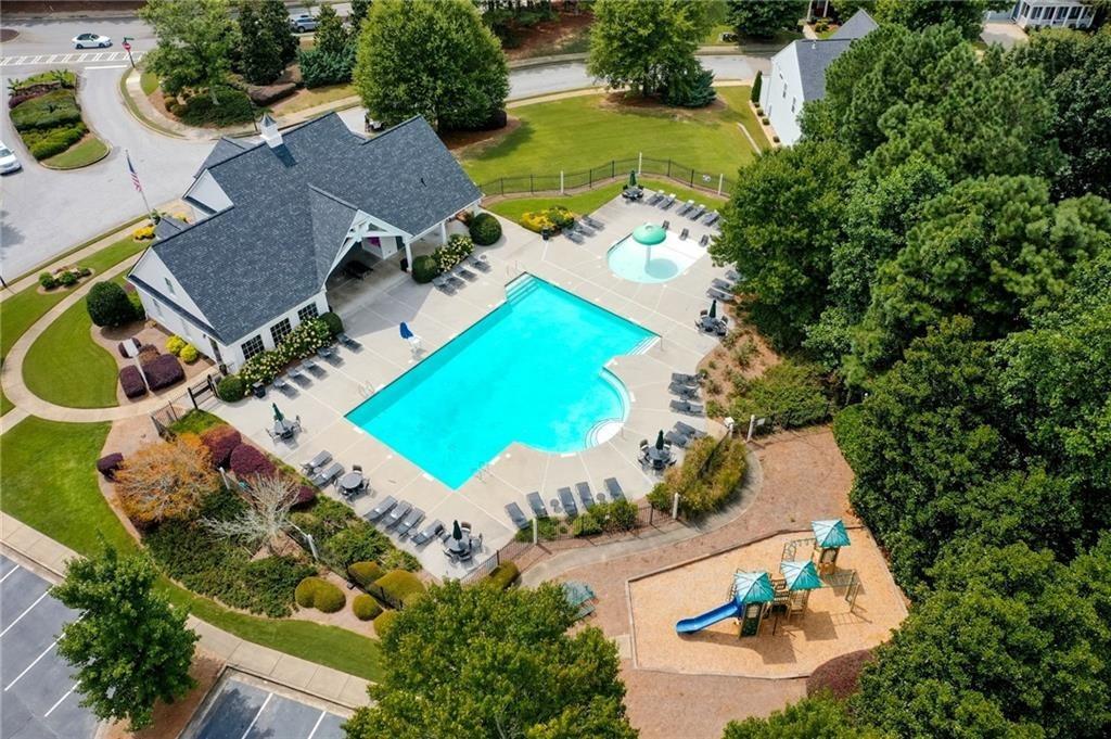 Retreat Ln, Canton, GA 30114
