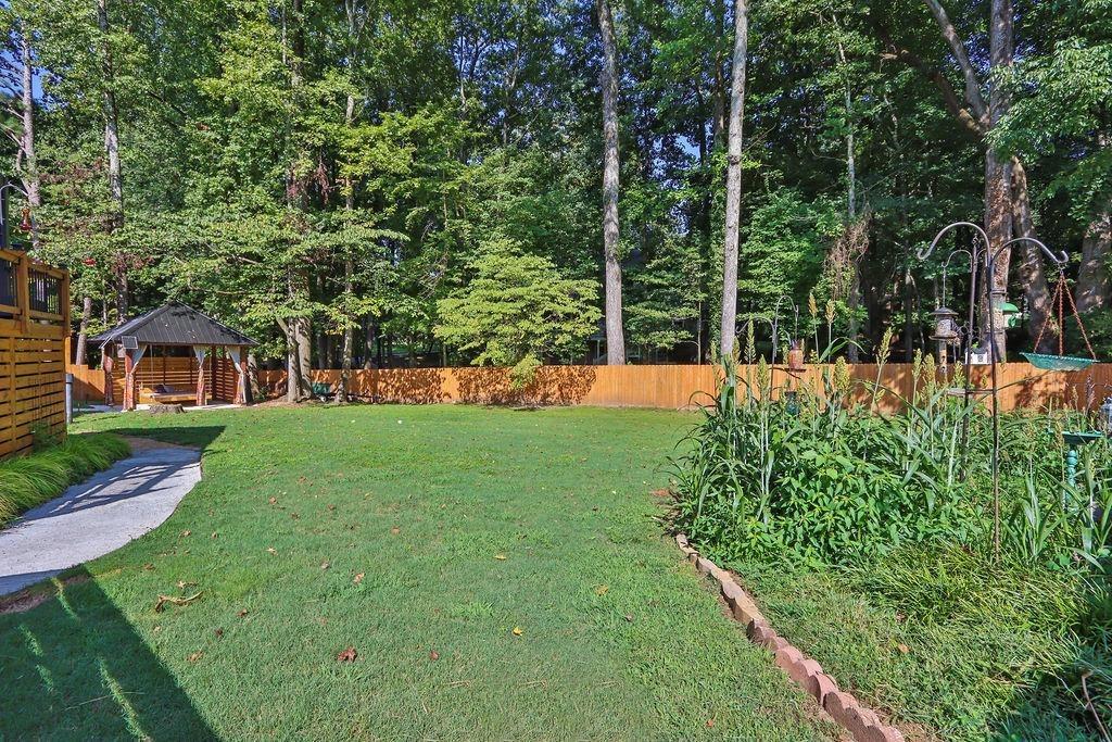 Flagsmoor Dr, Snellville, GA 30078