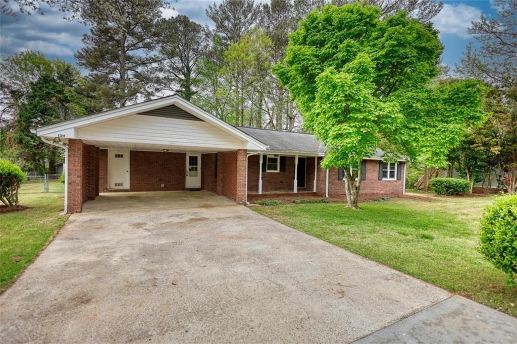 Maple St Se, Conyers, GA 30013