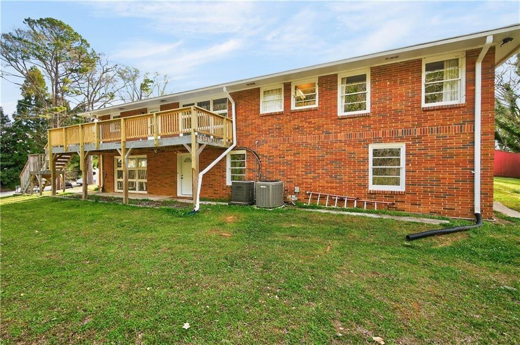 Maynard Cir, Gainesville, GA 30506