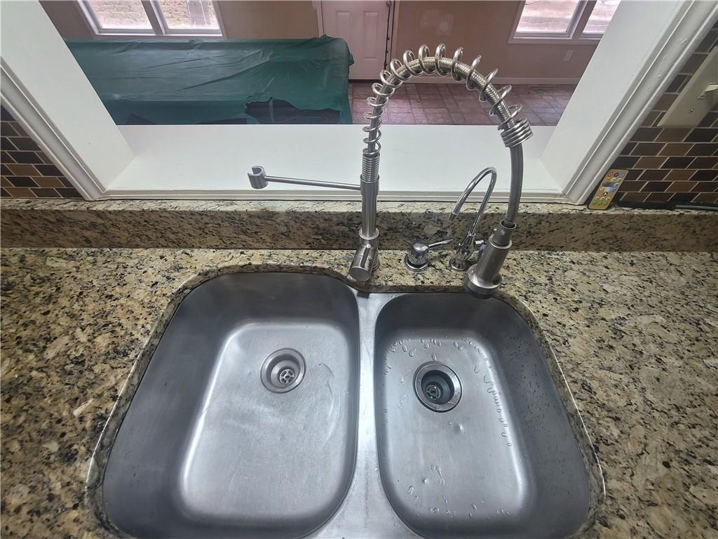 Cole Dr Sw, Lilburn, GA 30047
