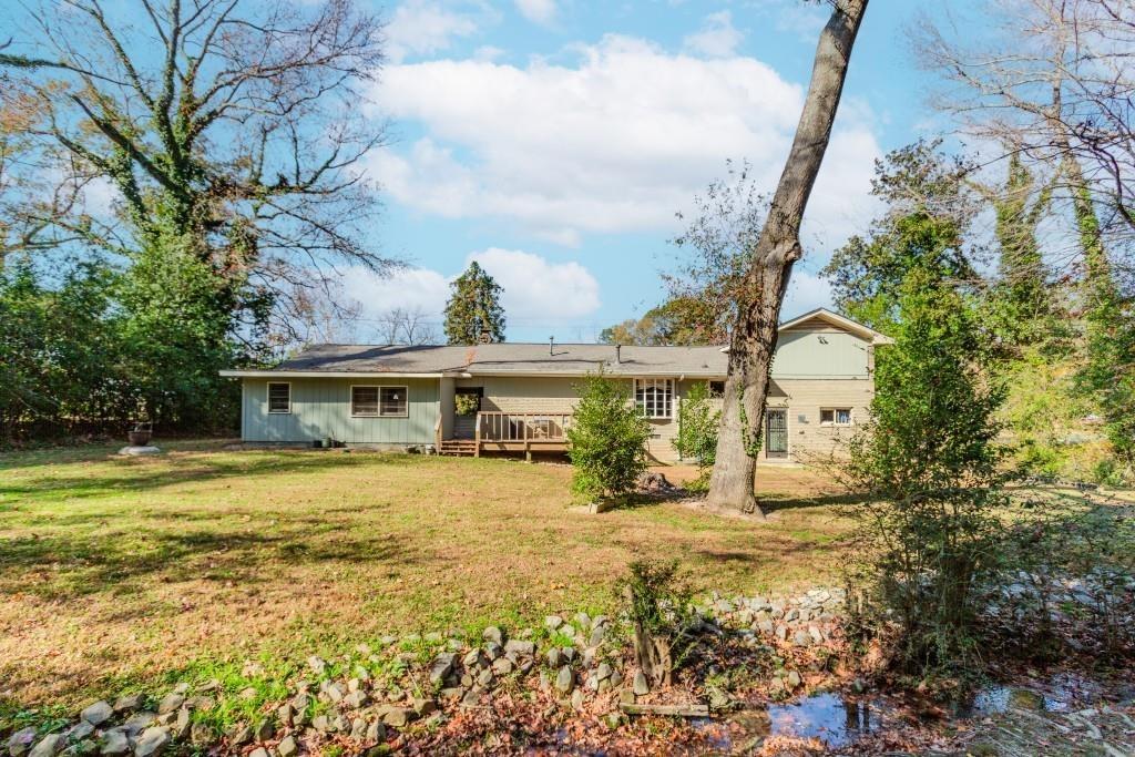 3rd Ave, Winder, GA 30680