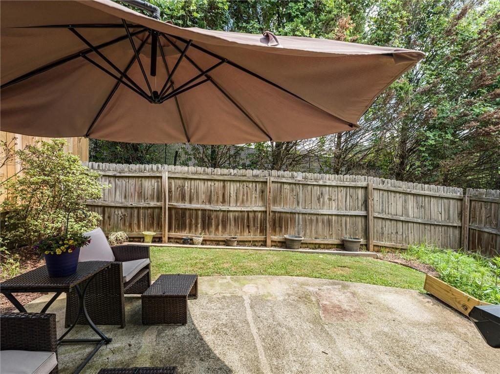 Linton Dr, Acworth, GA 30102