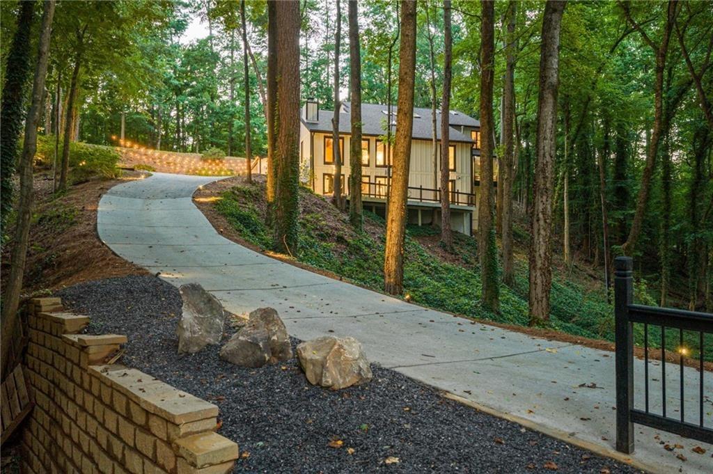 Rebel Trl, Sandy Springs, GA 30327