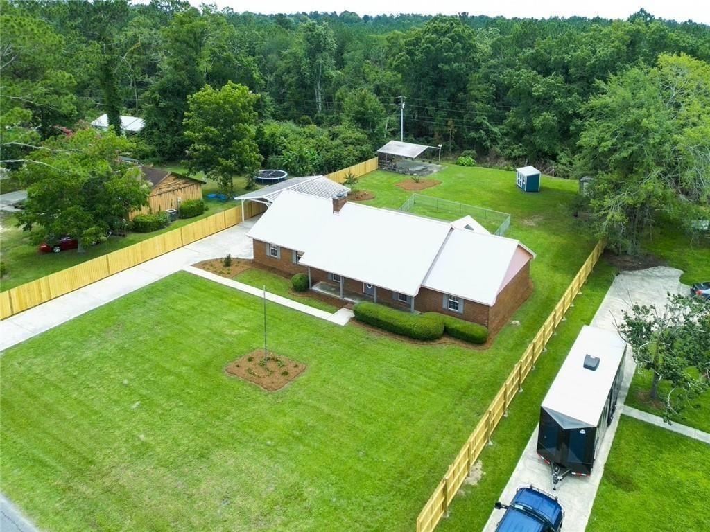 English St, Douglas, GA 31535