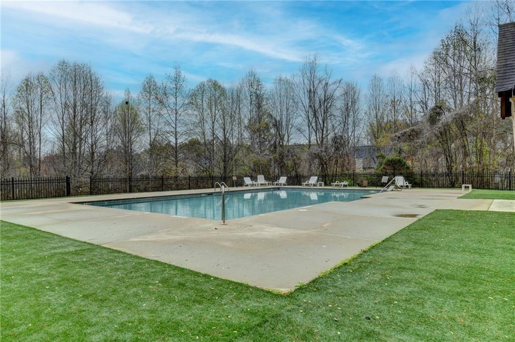 Brookstone Dr, Carrollton, GA 30116