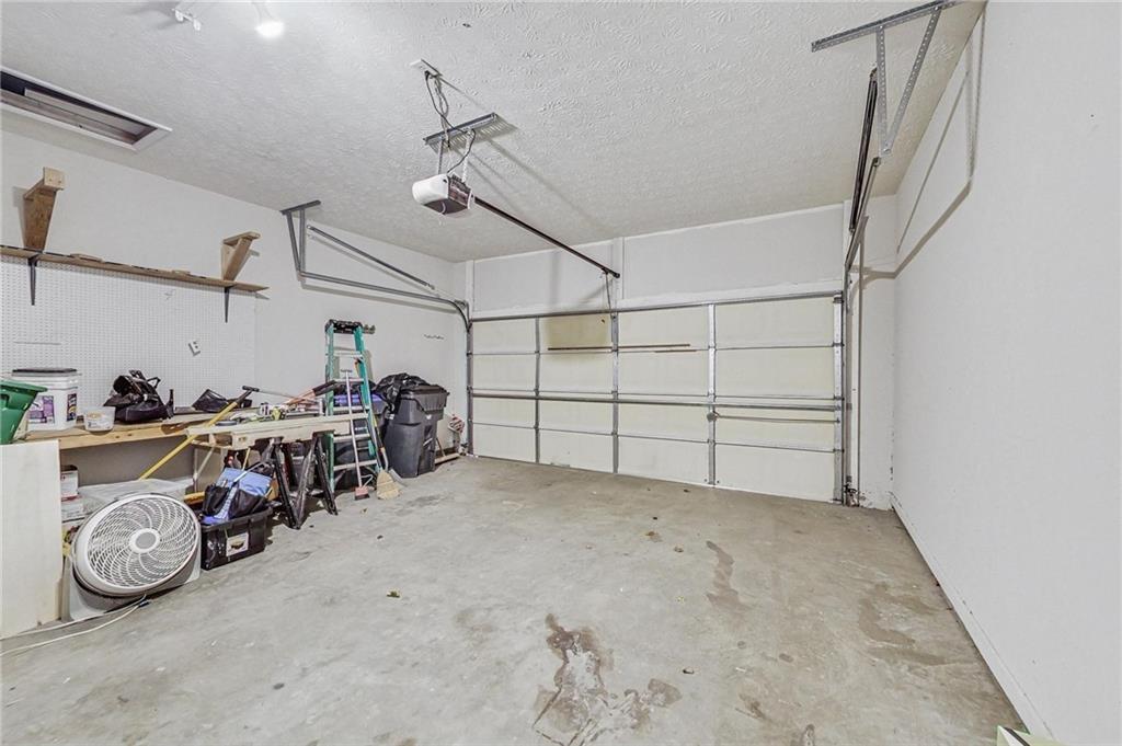 Canterbury Place Dr, Suwanee, GA 30024