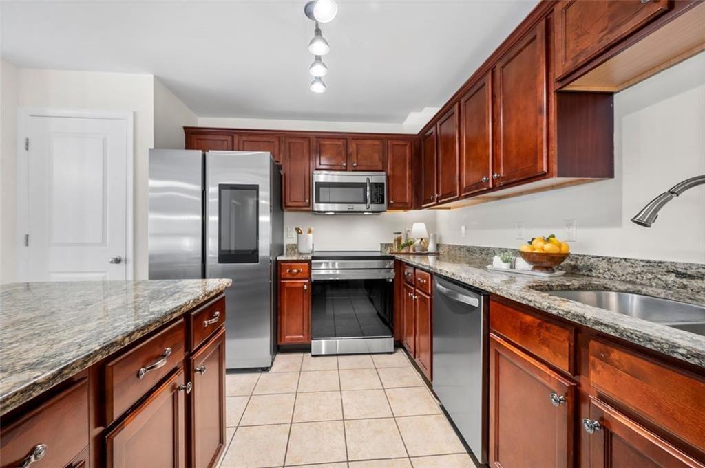 Madison Ln Se, Smyrna, GA 30080
