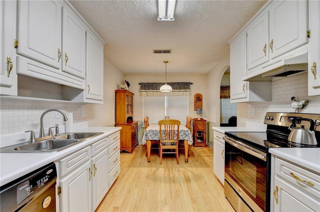 Willow Springs Ct, Loganville, GA 30052