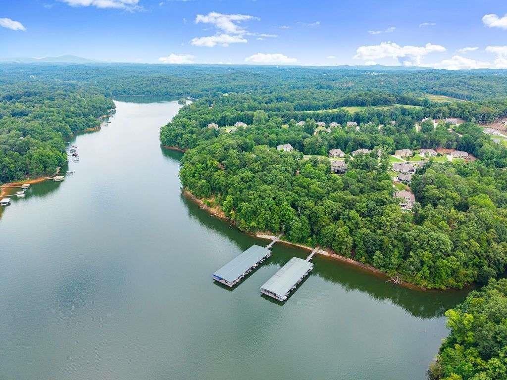 Fishermans Cv, Gainesville, GA 30506