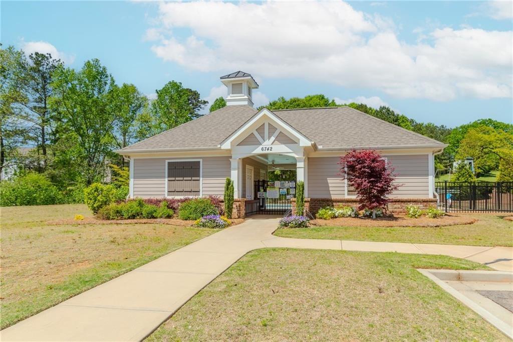 Benjamin Dr, Flowery Branch, GA 30542