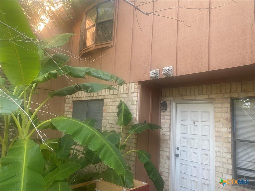 Palmwood Dr, Victoria, TX 77901