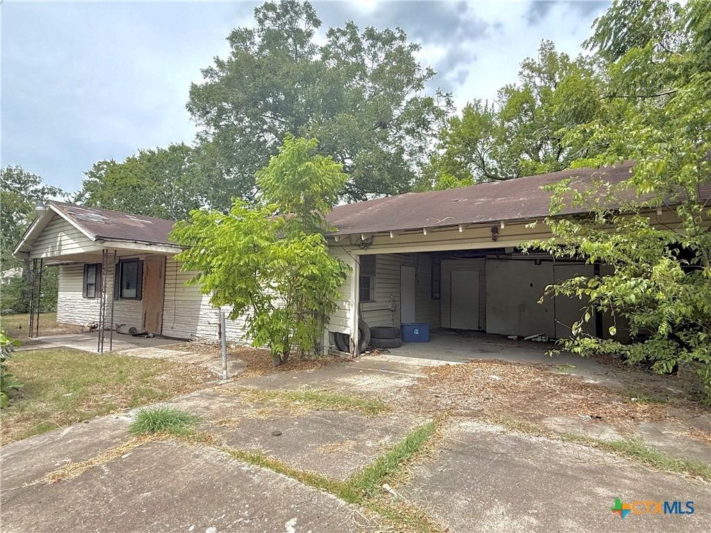 Mumphord St, Victoria, TX 77901