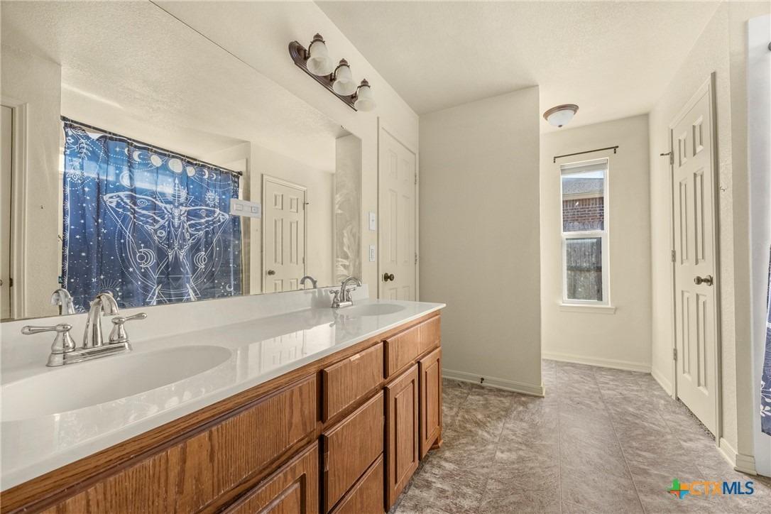 Rock Island St, Copperas Cove, TX 76522