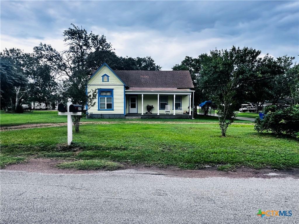 Crittenden St, Yoakum, TX 77995