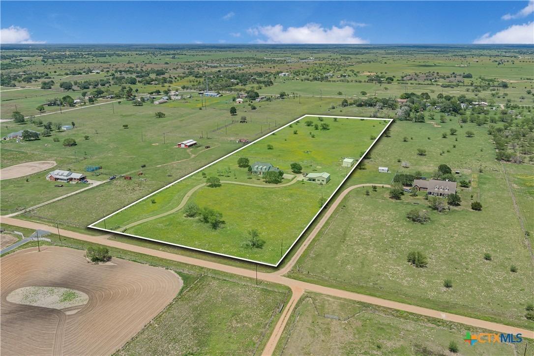 Dewberry Ln, Victoria, TX 77904