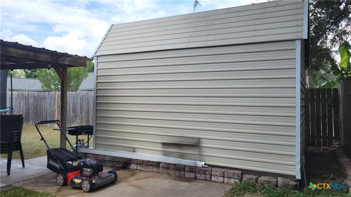 Kingwood Dr, Victoria, TX 77901