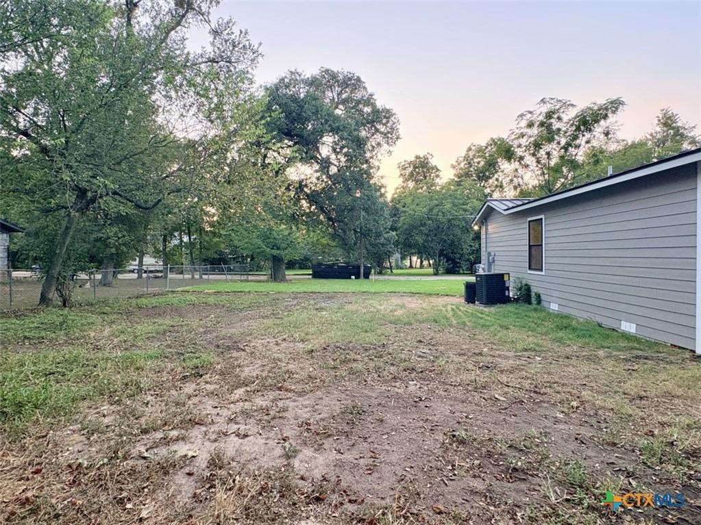 Terral Ct, Cameron, TX 76520