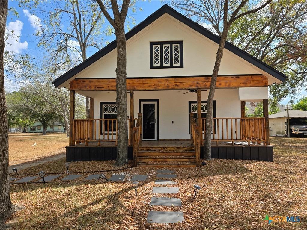 Duke St, Yoakum, TX 77995
