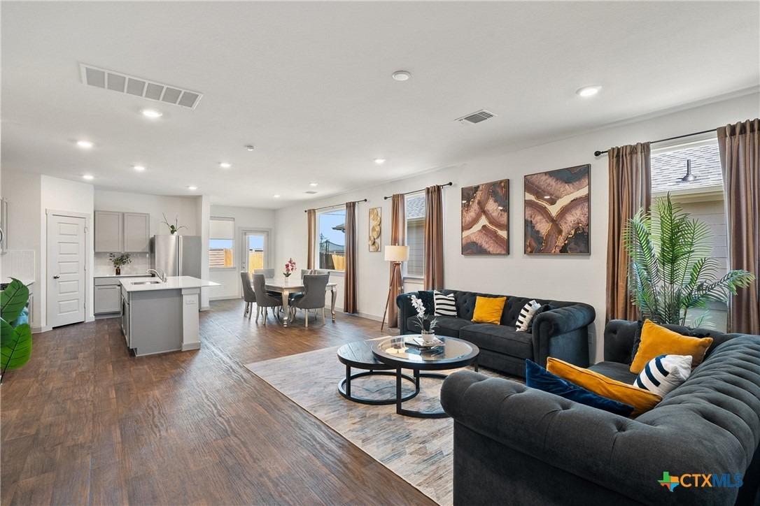 Barton Creek Ln, Hutto, TX 78634