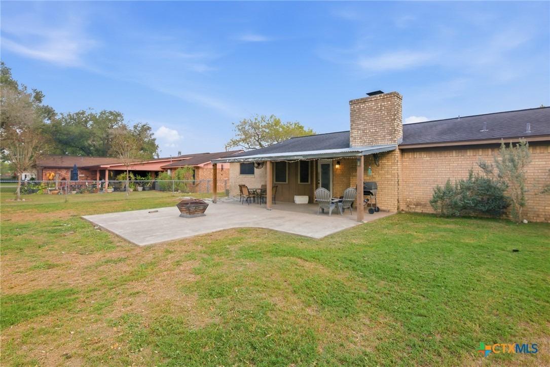 Dove, Victoria, TX 77905