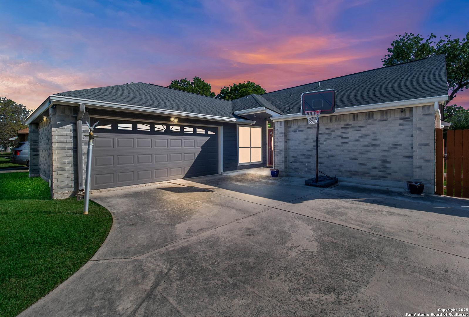 Woodland Hls, San Antonio, TX 78250