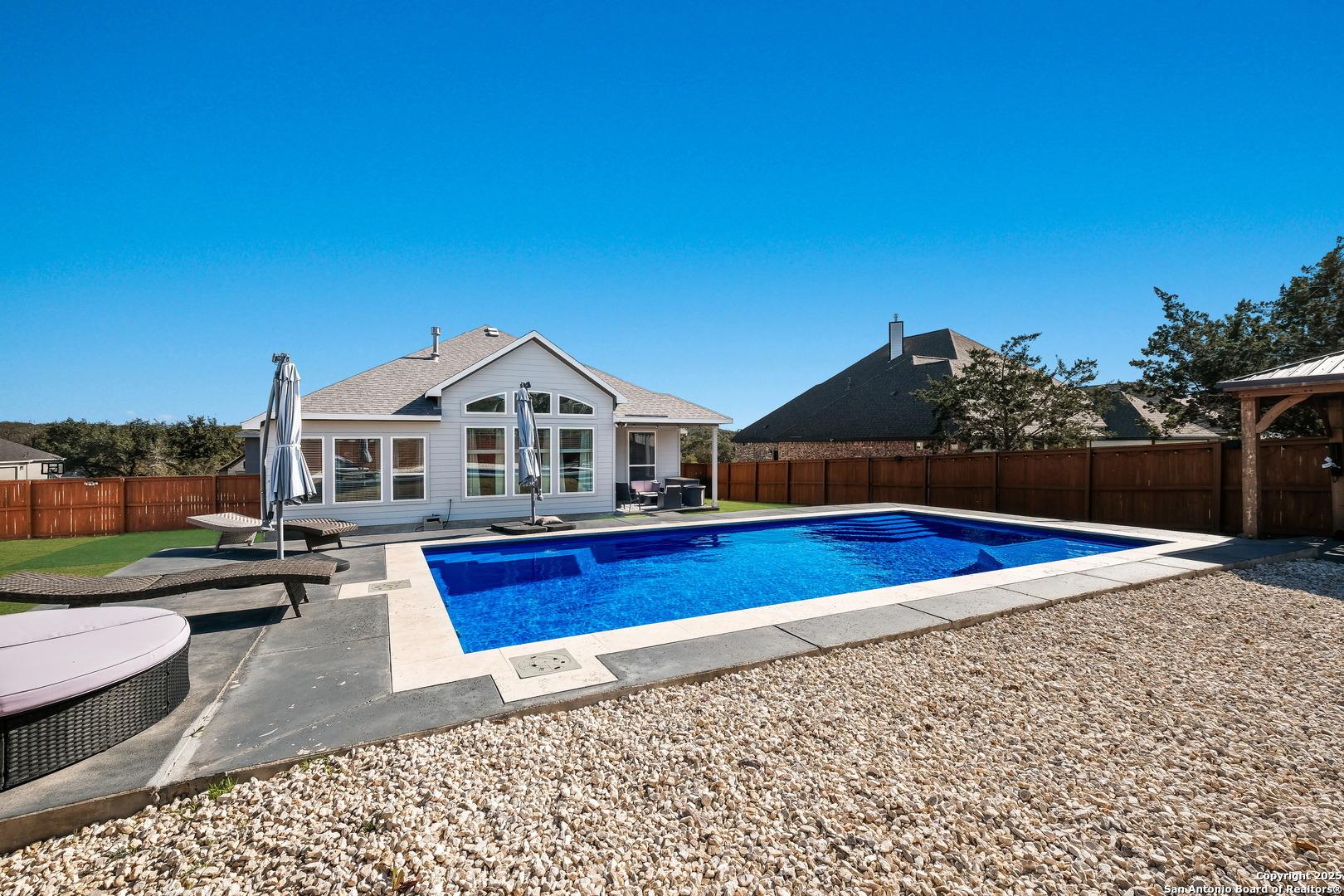 Englewood Ln, Castroville, TX 78009