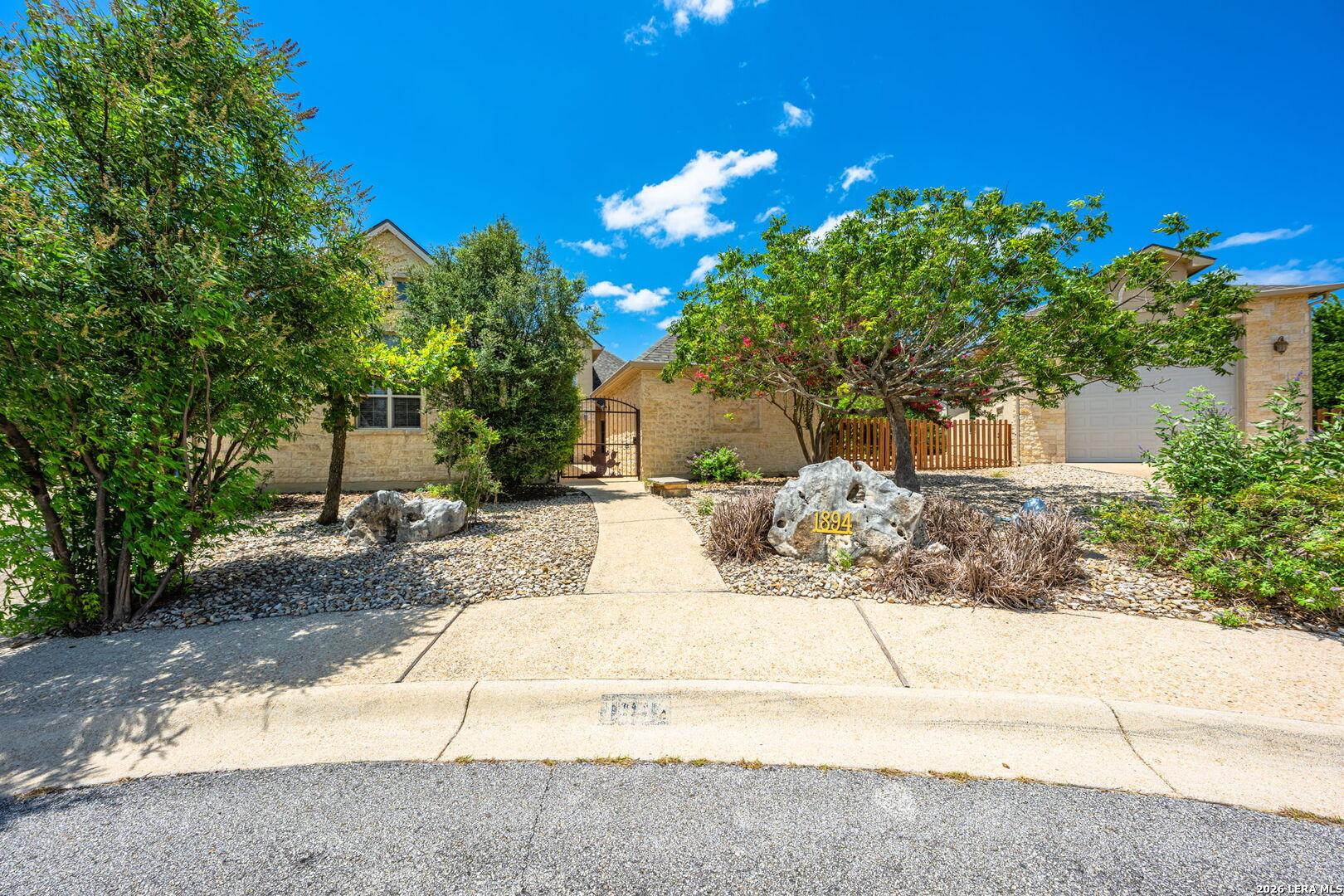 Summit Top Dr, Kerrville, TX 78028